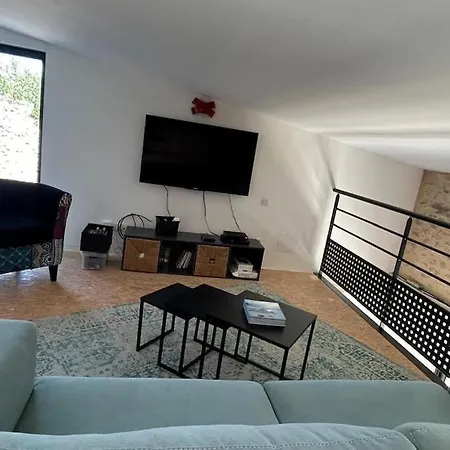 La Maison Du Pressoir بيت للعطل