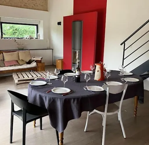 La Maison Du Pressoir Holiday home Terranjou